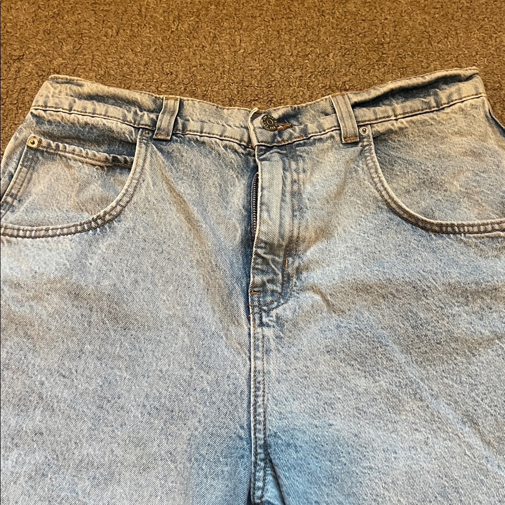 Urban Outfitters BDG light wash RIH mid rise barrel jeans size 32 - Picture 5 of 10